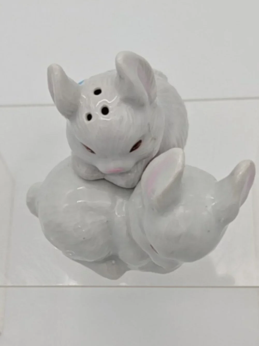 Vintage Enesco White Bunny Rabbit Salt & Pepper Shaker Set, CUTE Easter.